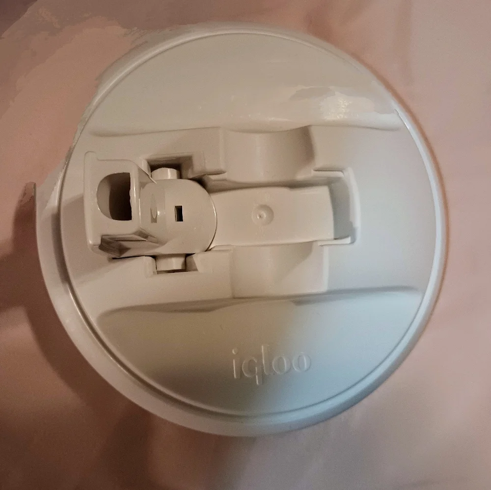 IGLOO ⭐ Thermal & Insulated Beverage Container ⭐ 1/2 Gallon